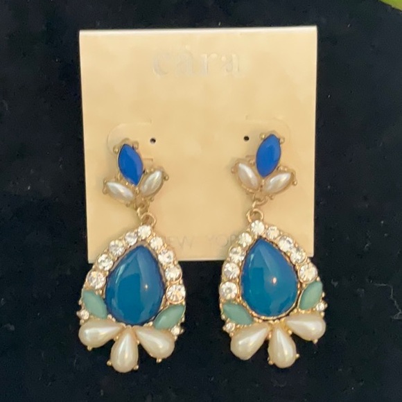 CARA PAIR OF PIERCED EARRINGS NWT - Picture 1 of 2